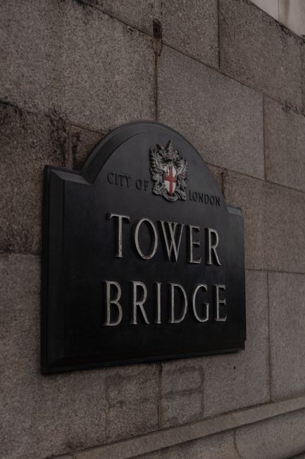 W6 end of tenancy cleaning near Hammersmith Bridge image